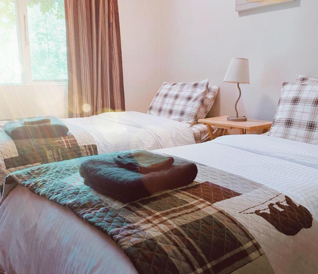 The Messy Owl Inn & Eco Haven Likely エクステリア 写真